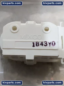 Leviton 13453 Adaptor Lamp Holder – actual item, photo 3 of 8
