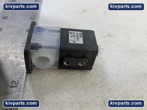 SMC LVA20-02N-C4 Pneumatic Component – actual item, photo 3 of 7