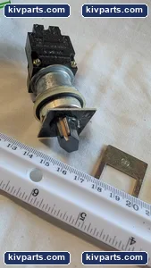 General Electric CR104MB22112 Oiltight Selector Switch – actual item, photo 3 of 6
