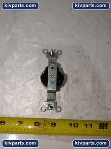 Hubbell Lock Single Grounding Outlet – actual item, photo 3 of 4