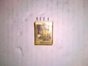 IDEC RH1B-U Plug-In Power Relay