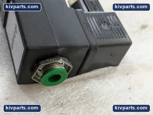 Watts DX1-621-K70 Fluidair Solenoid Valve – actual item, photo 7 of 8