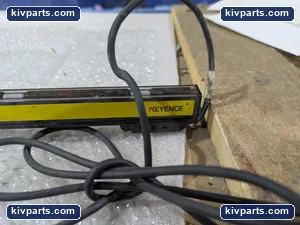Keyence GL-S32SH-T Safety Light Curtain Transmitter – actual item, photo 3 of 5