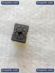 IDEC RR2P-U Ice Cube Relay – actual item, photo 2 of 5