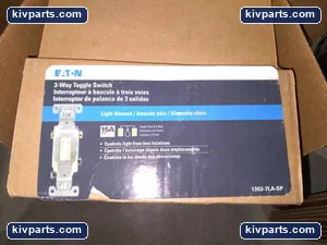 Eaton 1303-7LA-SPL2 Toggle Switch – actual item, photo 3 of 5