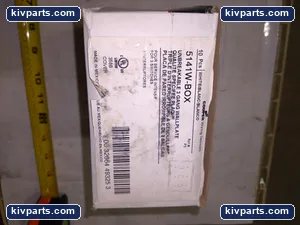 Cooper 5141W-BOX Receptacle – actual item, photo 3 of 4
