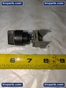 Fuji Electric AH16R-2P3 Pushbutton – actual item, photo 2 of 4