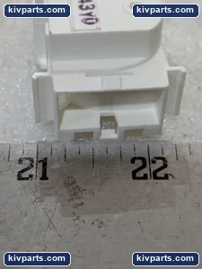 Leviton 13453 Adaptor Lamp Holder – actual item, photo 5 of 8