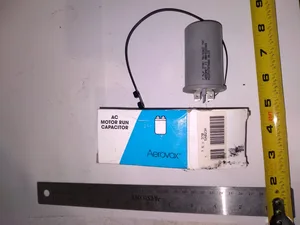 Aerovox 5A023A 7.5 370 AC Motor RUN Capacitor