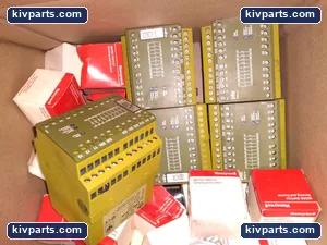 Pilz 774009 PNOZ 10 Safety Relay – actual item, photo 3 of 4