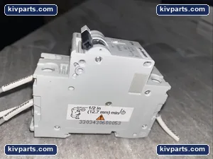 Schneider Electric C60 C4A Circuit Breaker – actual item, photo 3 of 4