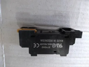 Omron PTF08A-E Relay Socket Base