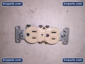 Cooper Grounding Duplex Receptacle – actual item, photo 2 of 5