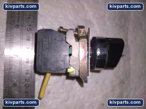 Telemecanique ZBE-101 Selector Switch – actual item, photo 2 of 4