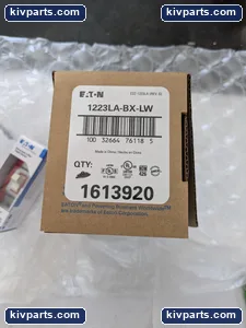 Eaton 1613920 Receptacle – actual item, photo 2 of 6