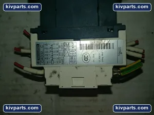 Telemecanique CAD32 Schneider Control Relay – actual item, photo 2 of 5