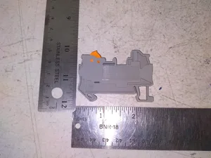 Eaton XBQU15 Feed-Through Terminal Block