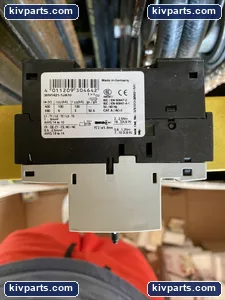 Siemens 3RV1421-1JA10 Circuit Breaker Motor – actual item, photo 3 of 5