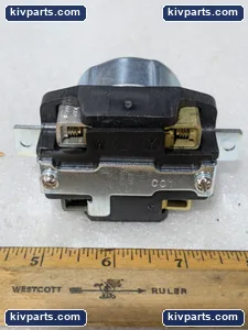 Eaton AHCS6369 Hart-Lock Locking Receptacle – actual item, photo 6 of 7
