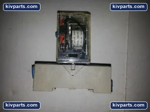Omron MK3P5-S Power Relay with Socket Base – actual item, photo 2 of 2