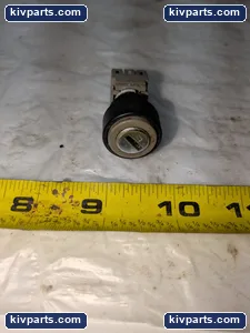 Fuji Electric AH165-2J2A Pushbutton – actual item, photo 4 of 5
