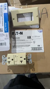 Eaton TRSGFA20V Ivory Ac/c.a./ca