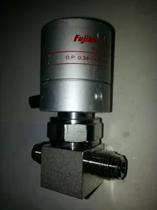 Fujikin KM9DP000 Pneumatic Valve