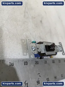 Eaton 1303-7B-SP-LW Toggle Light Switch – actual item, photo 4 of 9