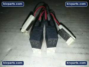 SMC S0708-6CG VQ111U Solenoid Valve – actual item, photo 4 of 5