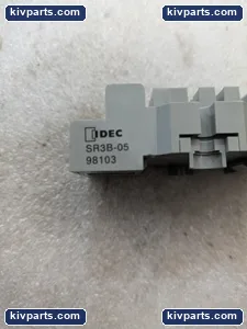 IDEC SR3B-05 Relay – actual item, photo 2 of 9