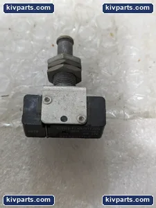 General Electric CR1070C143E3 Switchette Switch – actual item, photo 3 of 5