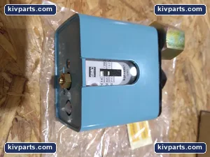 SMC IS301-02L5 Pressure Switch – actual item, photo 3 of 4