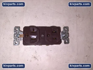 Cooper AH5352 Wiring Devices Duplex Receptacle – actual item, photo 2 of 6