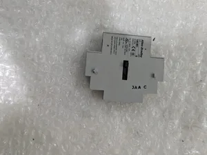 Allen-Bradley 100-MC Mechanical Interlock