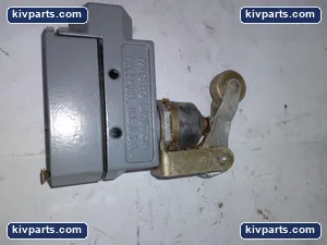 Honeywell BZE6-2RN2 Micro Switch – actual item, photo 2 of 3