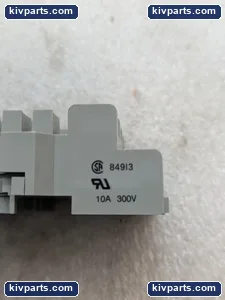 IDEC SR3B-05 Relay – actual item, photo 4 of 9