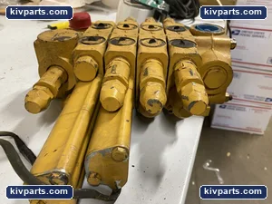 Caterpillar 1010889 Valve – actual item, photo 2 of 8