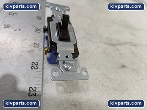 Eaton 1303-7B-SP-LW Toggle Light Switch – actual item, photo 5 of 9