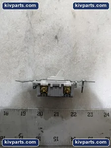 Eaton CSB115STW AC Toggle Switch – actual item, photo 7 of 10