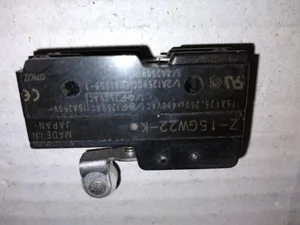 Omron Z-15GW22-K Roller Lever Micro Limit Switch