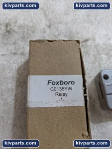 FOX C0135YW Boro Peneumatic Relay – actual item, photo 2 of 9