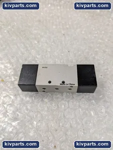 Clippard MMA-41NAA 5 Port Double Pilot Air Valve – actual item, photo 3 of 4