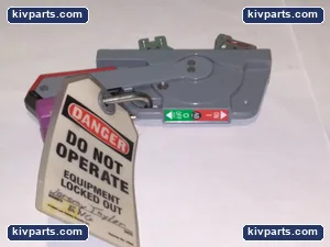 Allen-Bradley 40394-308-54 Matle Disconnect Handle – actual item, photo 3 of 4