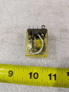 IDEC RH2B-U Ice Cube Power Relay