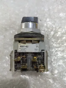 Allen-Bradley 800T-H2 Selector Switch Black Knob