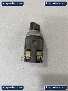 IDEC BS010E ASTN Selector Switch Black Knob – actual item, photo 6 of 11