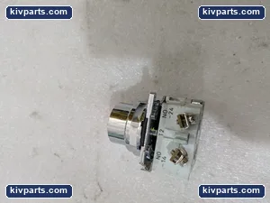 Cutler-Hammer 10250T102-2 Pushbutton – actual item, photo 6 of 7