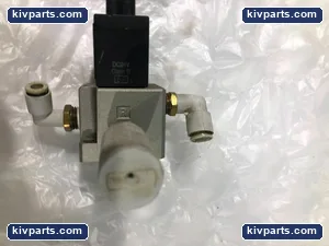 SMC VT317 Solenoid Valve – actual item, photo 2 of 4