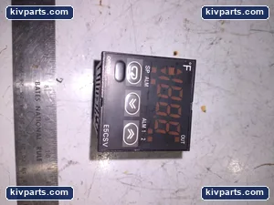 Omron E5CSV-R1T-F Temperature Controller – actual item, photo 4 of 5