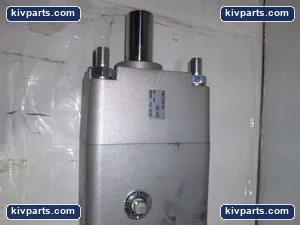 SMC CNA2-100D-UA Air Cylinder – actual item, photo 2 of 3